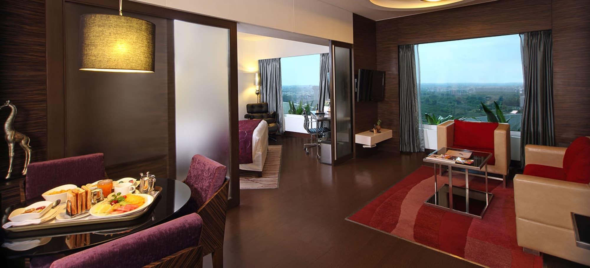 Fortune Select Sg Highway, Ahmedabad - Member Itc Hotels' Group Extérieur photo