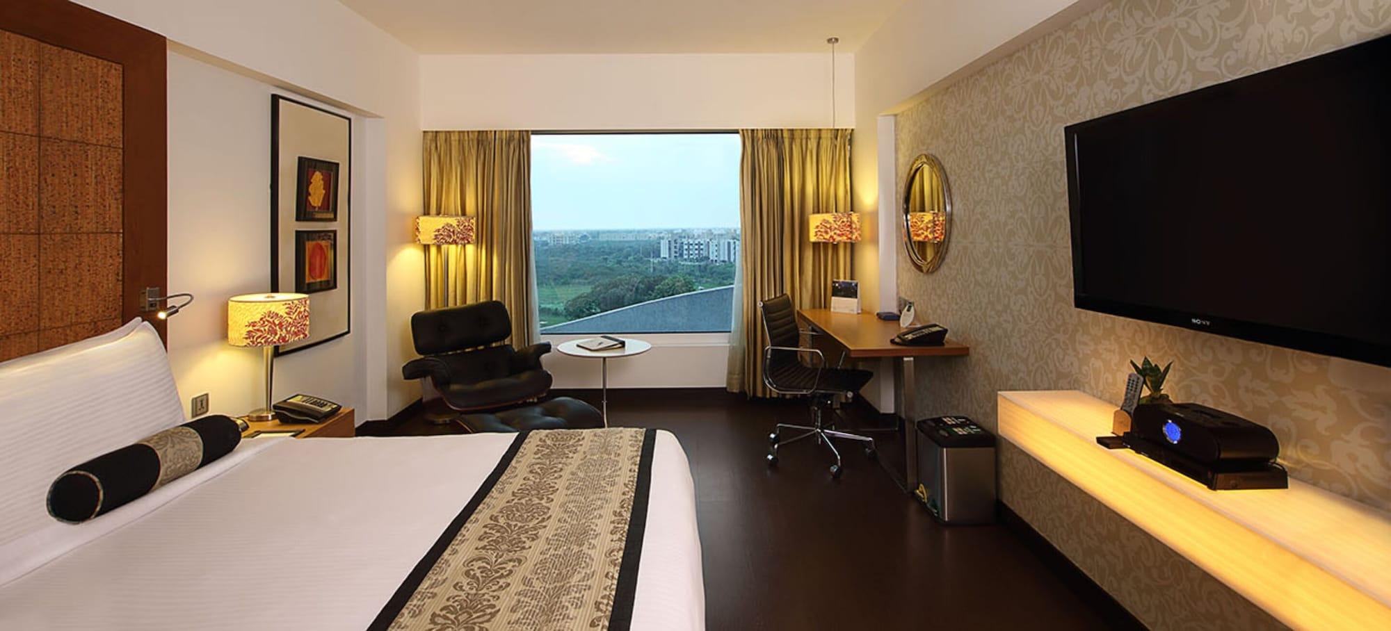 Fortune Select Sg Highway, Ahmedabad - Member Itc Hotels' Group Extérieur photo