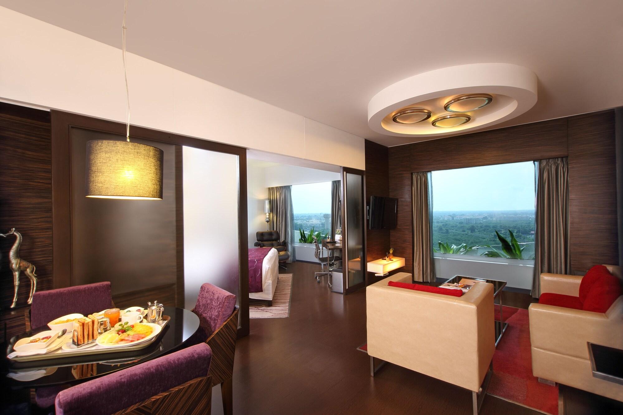 Fortune Select Sg Highway, Ahmedabad - Member Itc Hotels' Group Extérieur photo