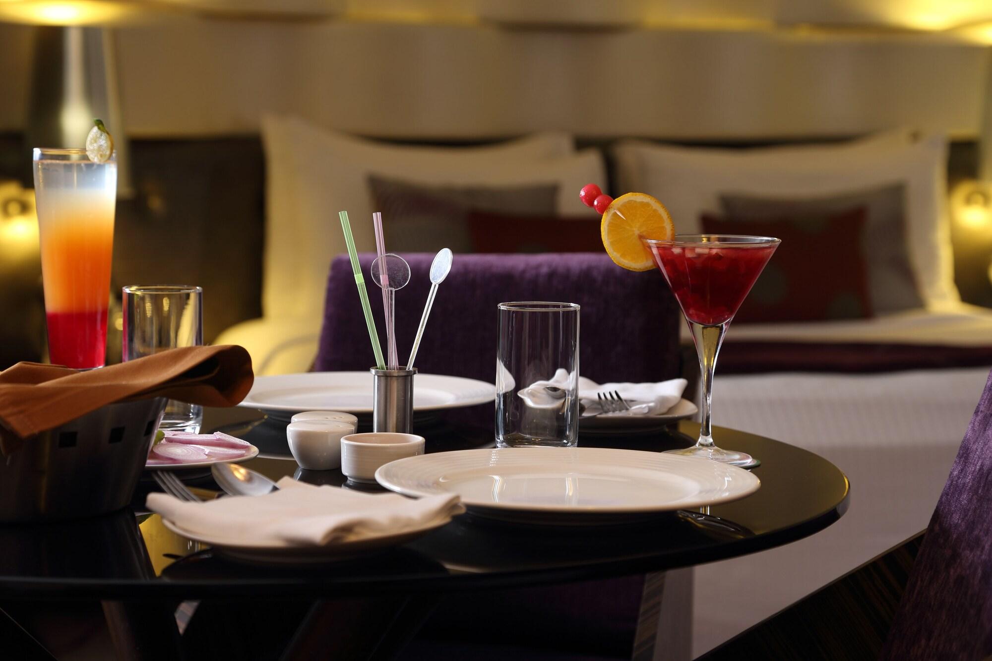 Fortune Select Sg Highway, Ahmedabad - Member Itc Hotels' Group Extérieur photo
