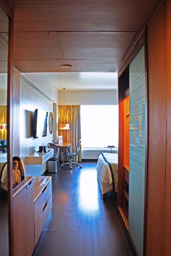 Fortune Select Sg Highway, Ahmedabad - Member Itc Hotels' Group Extérieur photo