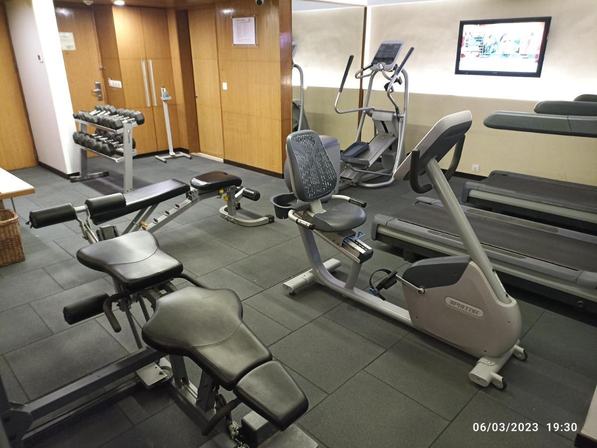 Fortune Select Sg Highway, Ahmedabad - Member Itc Hotels' Group Extérieur photo