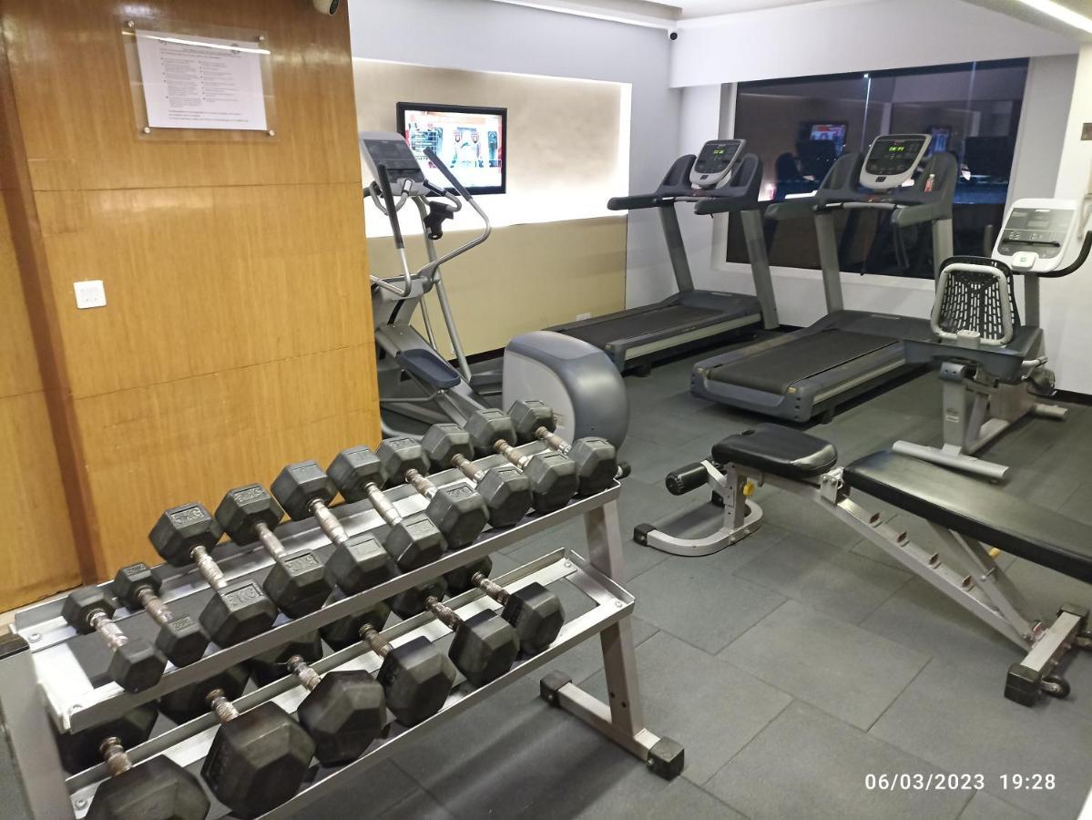 Fortune Select Sg Highway, Ahmedabad - Member Itc Hotels' Group Extérieur photo