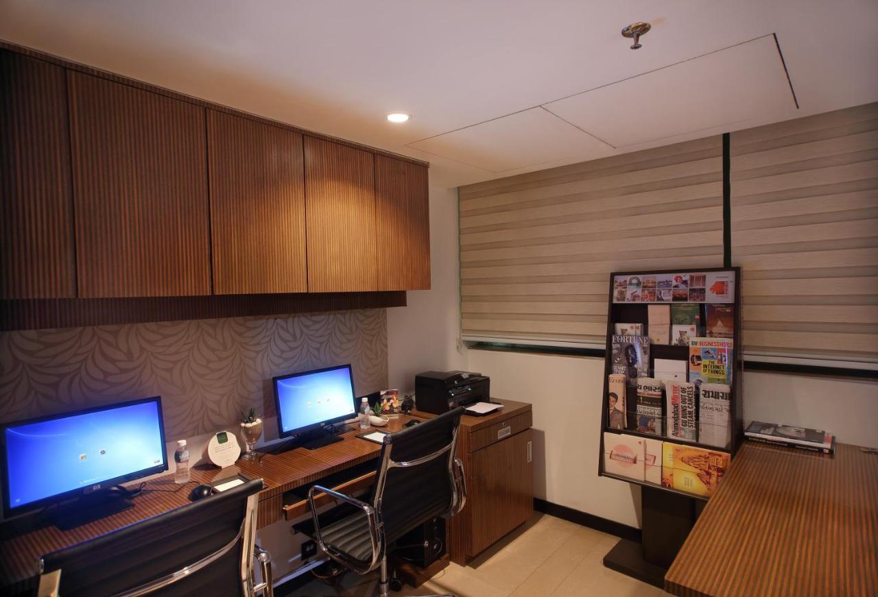 Fortune Select Sg Highway, Ahmedabad - Member Itc Hotels' Group Extérieur photo