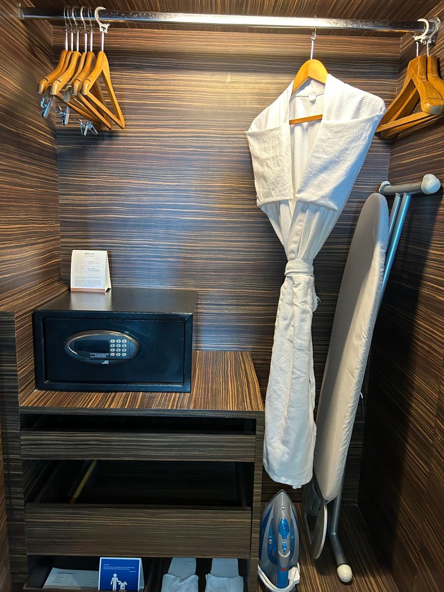 Fortune Select Sg Highway, Ahmedabad - Member Itc Hotels' Group Extérieur photo