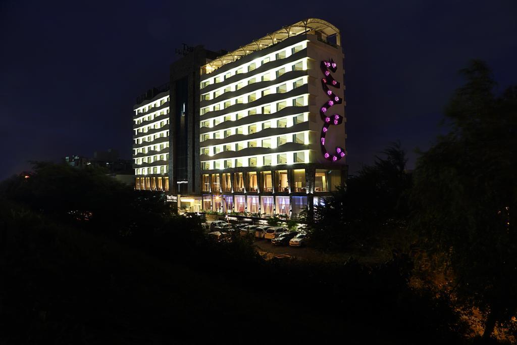 Fortune Select Sg Highway, Ahmedabad - Member Itc Hotels' Group Extérieur photo