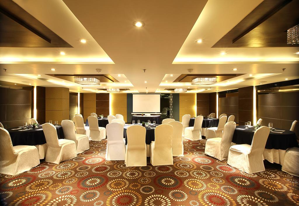 Fortune Select Sg Highway, Ahmedabad - Member Itc Hotels' Group Extérieur photo