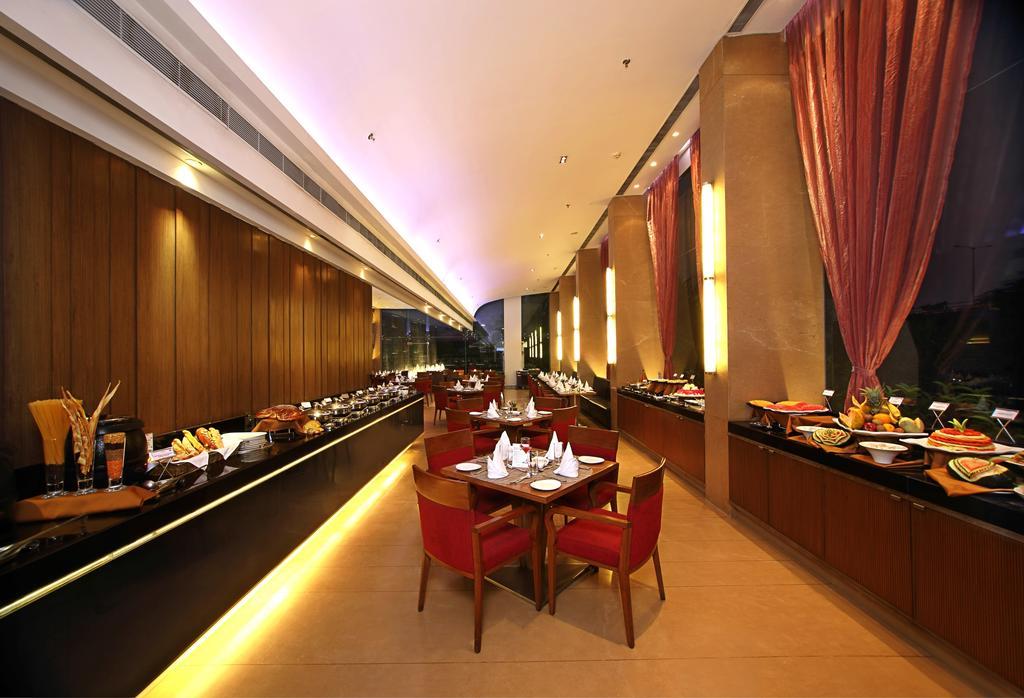 Fortune Select Sg Highway, Ahmedabad - Member Itc Hotels' Group Extérieur photo