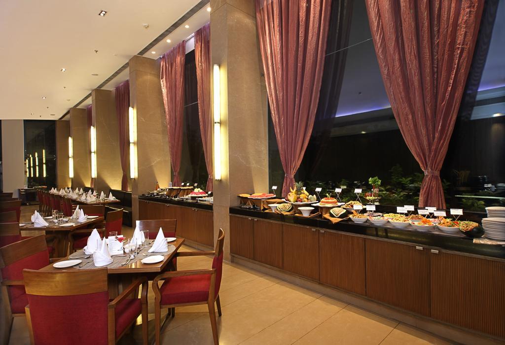 Fortune Select Sg Highway, Ahmedabad - Member Itc Hotels' Group Extérieur photo