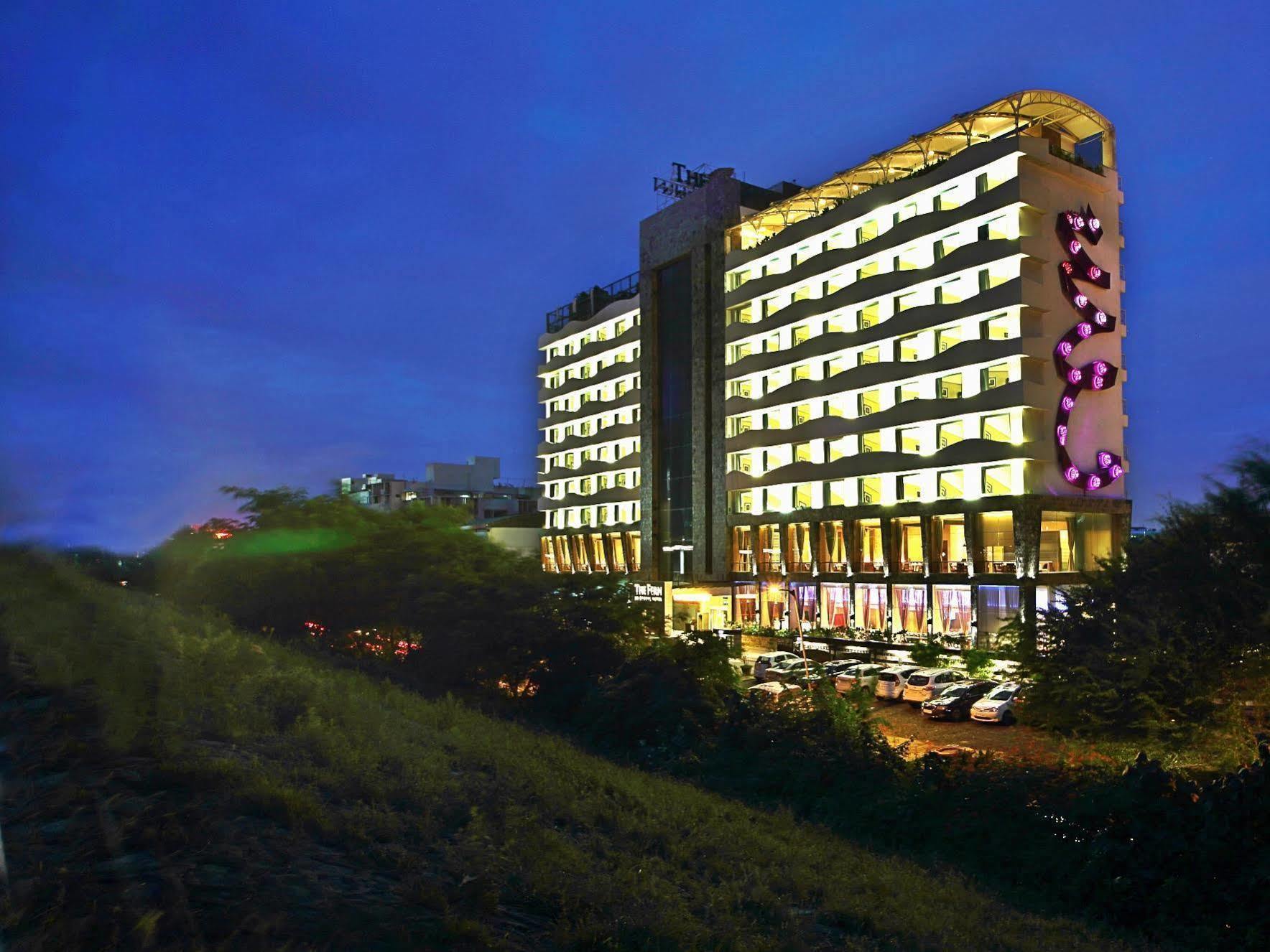 Fortune Select Sg Highway, Ahmedabad - Member Itc Hotels' Group Extérieur photo