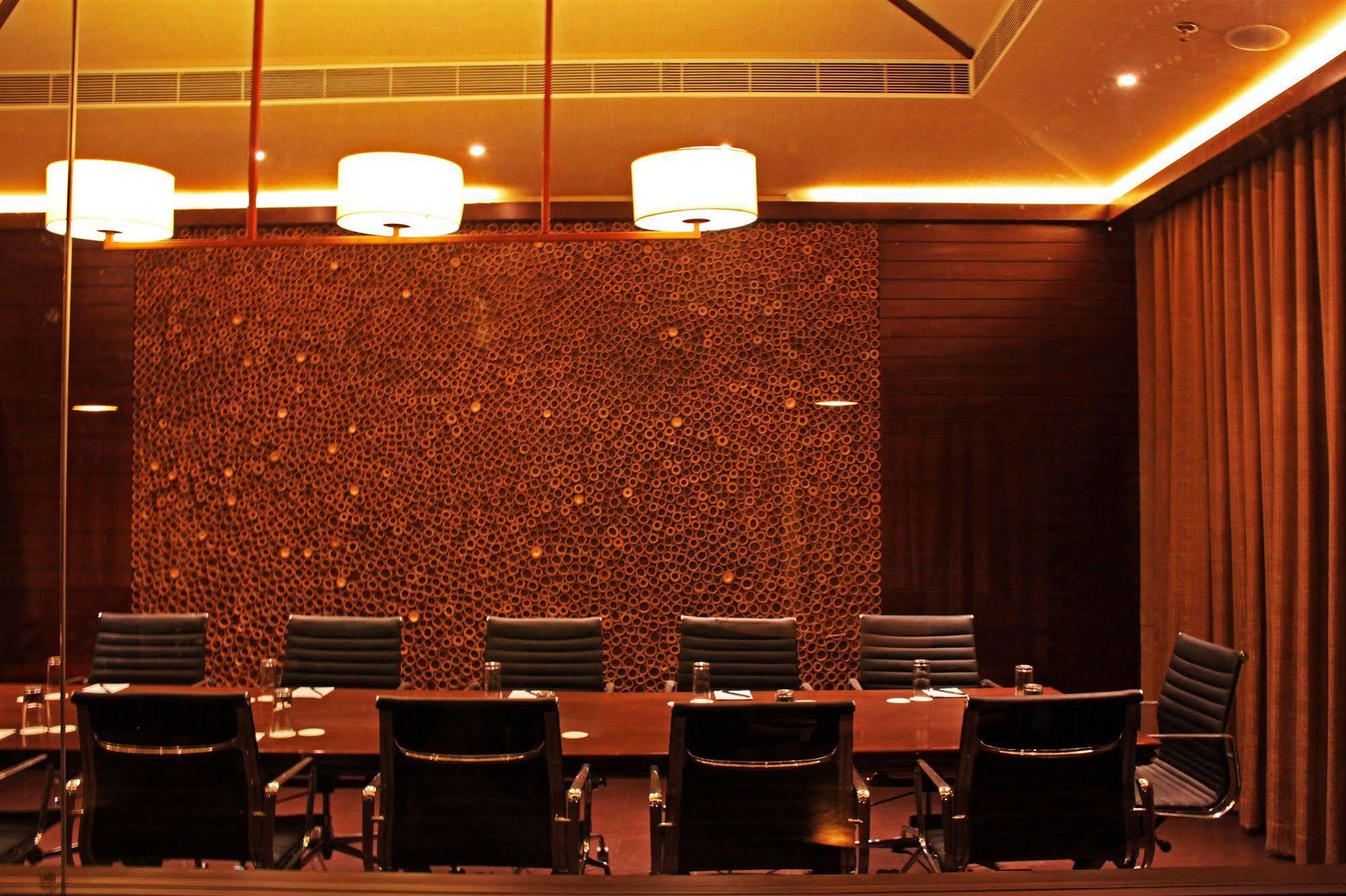 Fortune Select Sg Highway, Ahmedabad - Member Itc Hotels' Group Extérieur photo