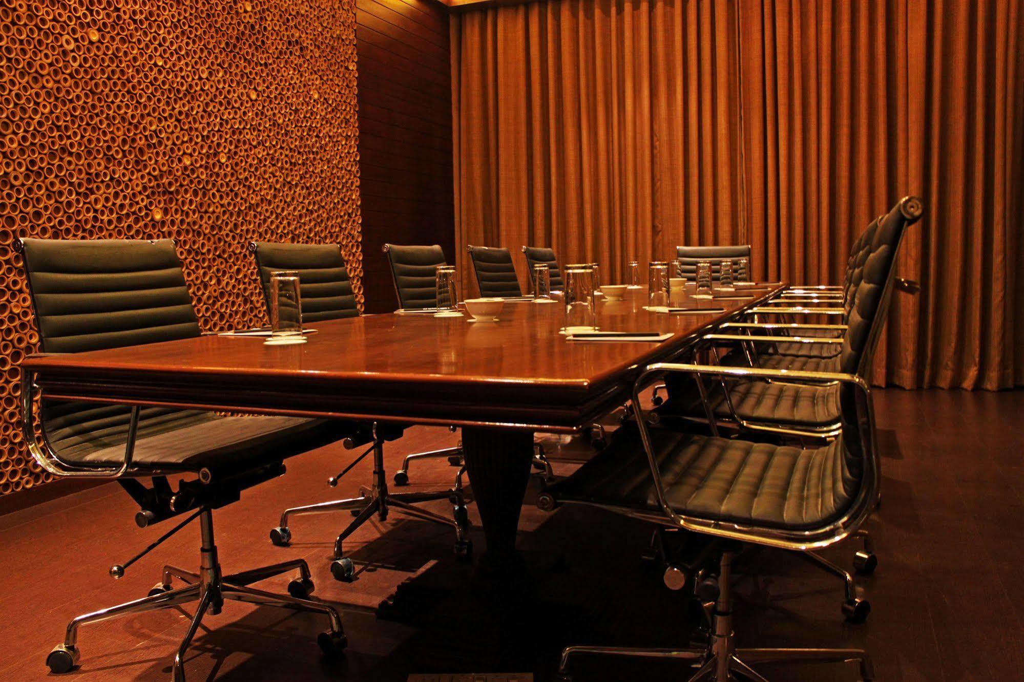 Fortune Select Sg Highway, Ahmedabad - Member Itc Hotels' Group Extérieur photo