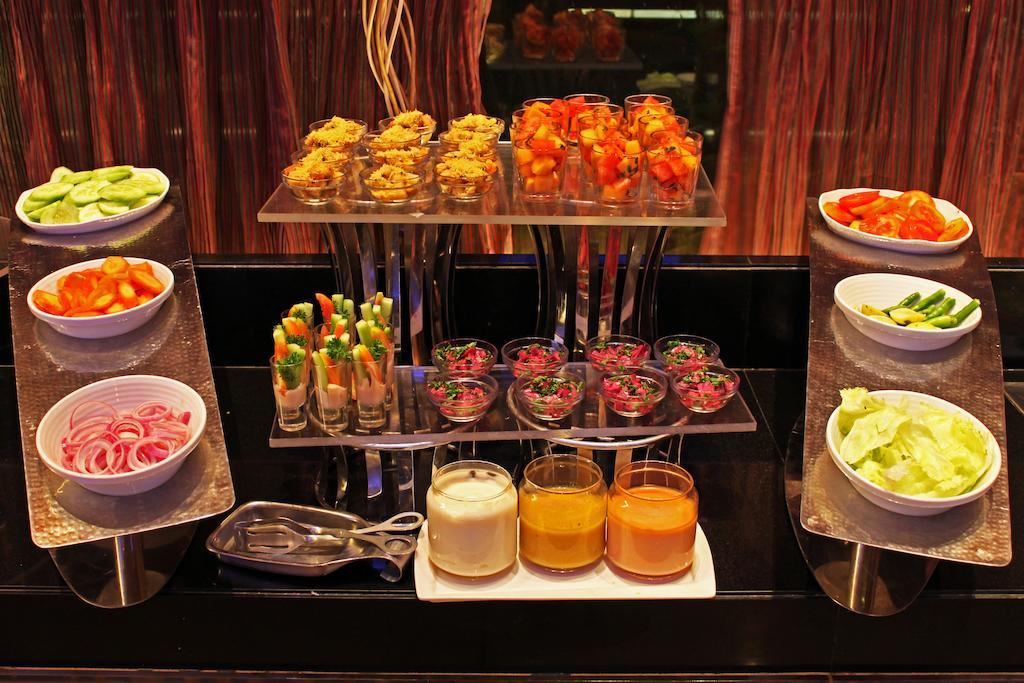 Fortune Select Sg Highway, Ahmedabad - Member Itc Hotels' Group Extérieur photo